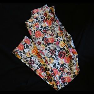 cute patterned jeans!